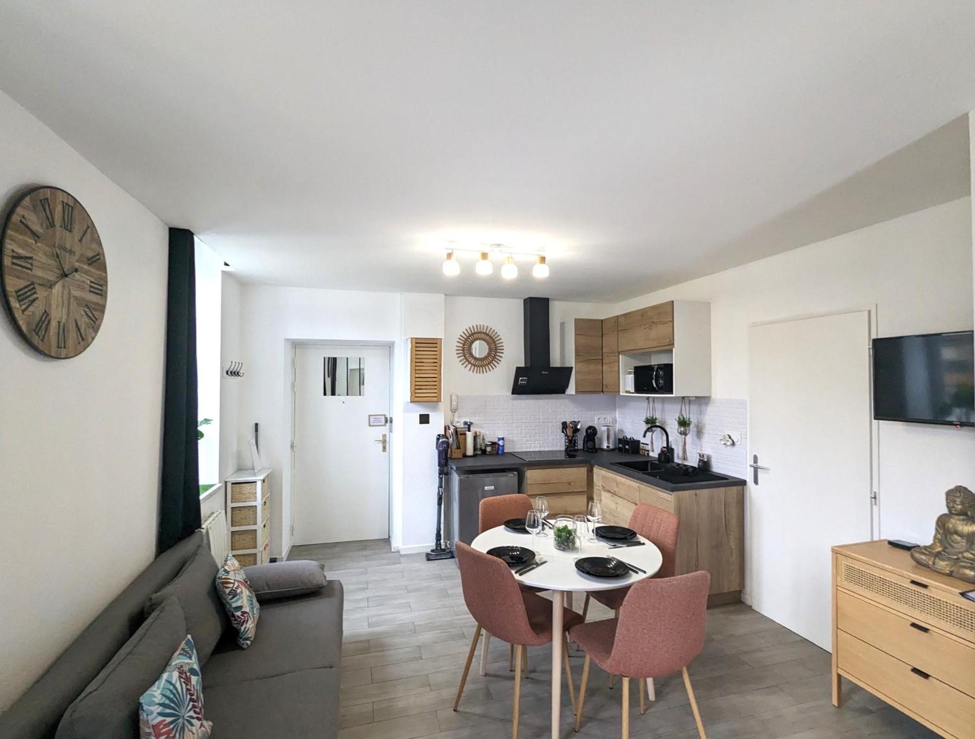 Bel Appartement Meximieux Centre Ville 2 Chambres Esterno foto